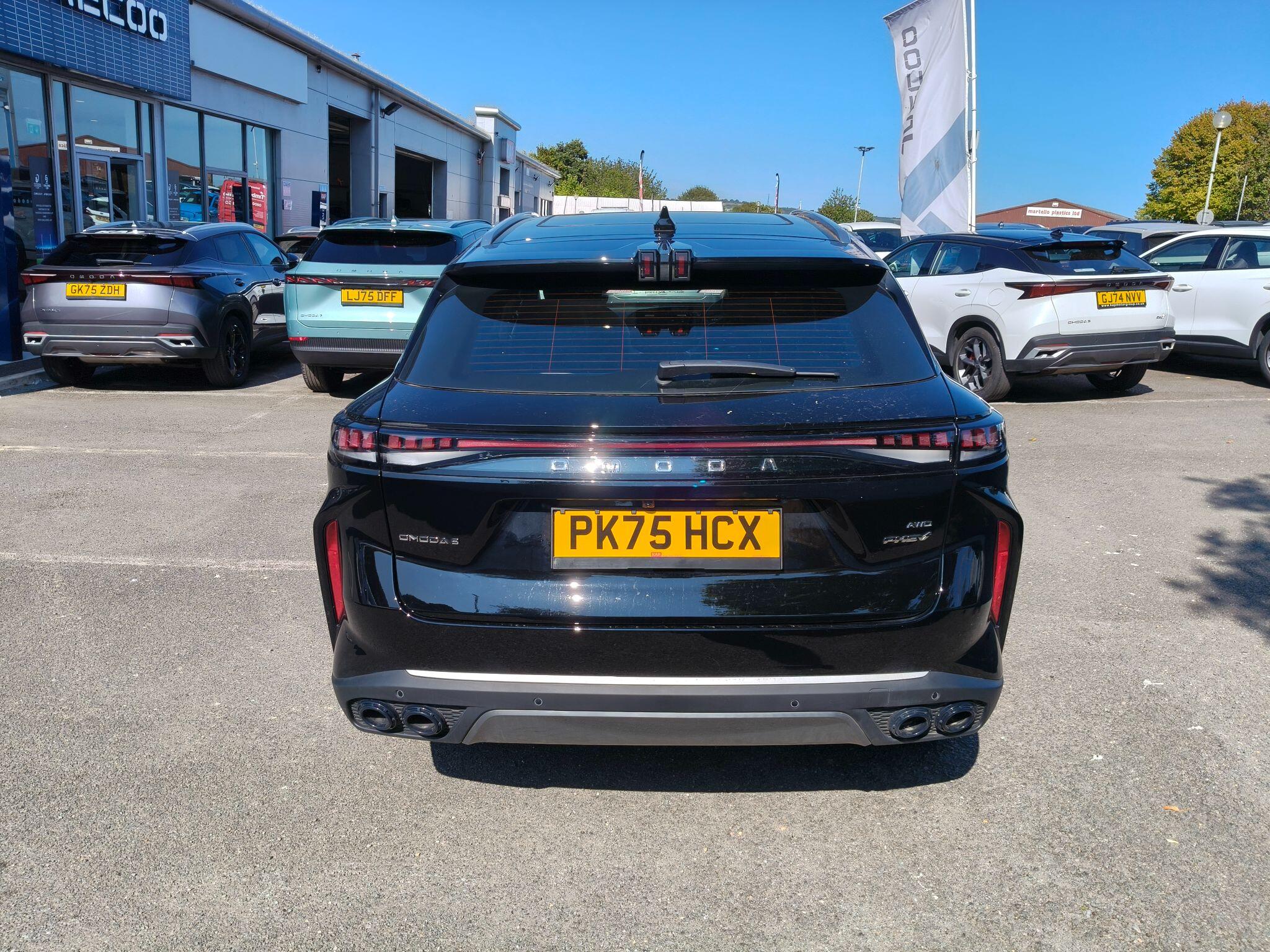 Large vehicle image